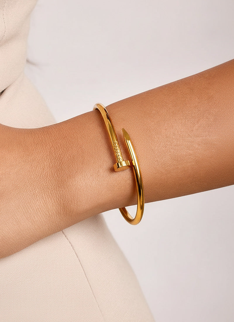 Line Nail Bangle