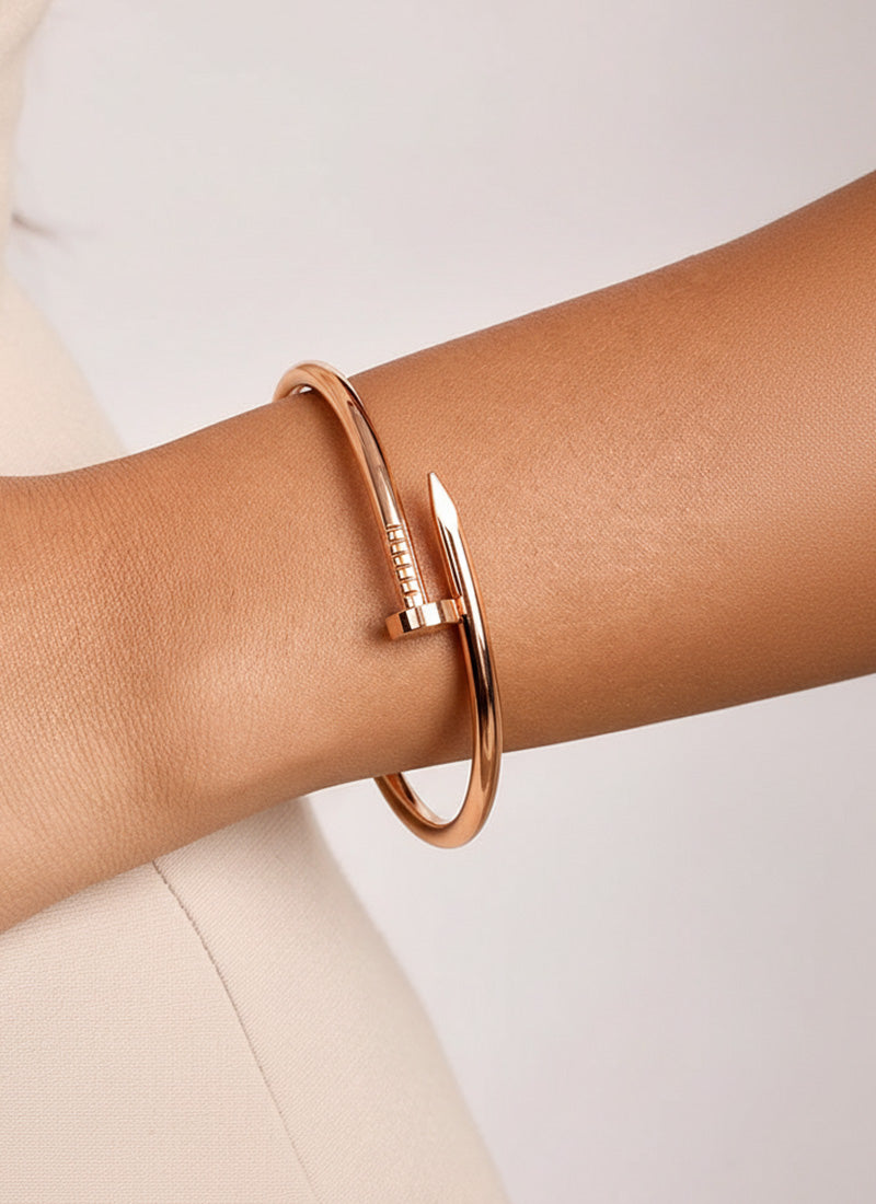 Line Nail Bangle