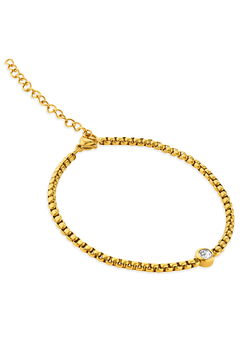 Elegant 18k gold-plated box chain solitaire bracelet close-up