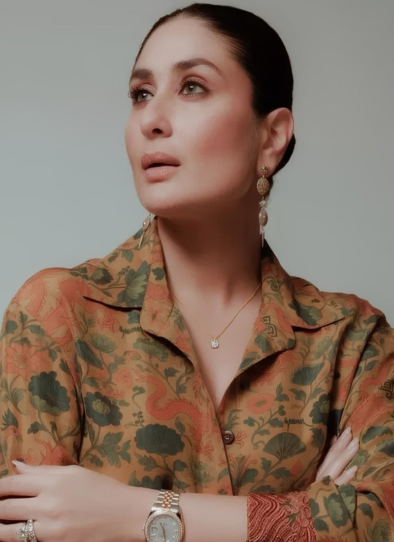 Elegant Golden Solitaire Necklace