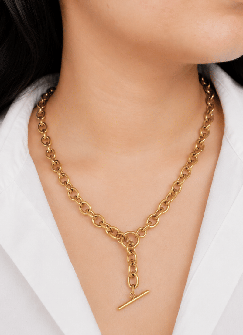Regal Loop Necklace